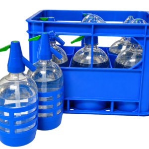 Visual ilustrativo de un cajón azul con sifones de soda Aguas San Agustín, basado en una fotografía de la marca.